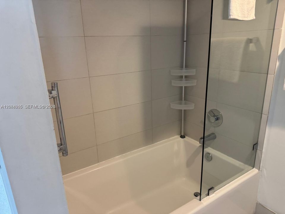 На продажу: $524,900 (2 спален, 2 ванн, 1020 Квадратных фут)