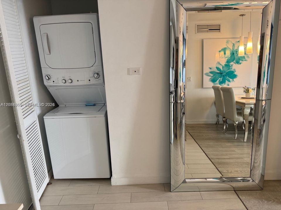 На продажу: $524,900 (2 спален, 2 ванн, 1020 Квадратных фут)