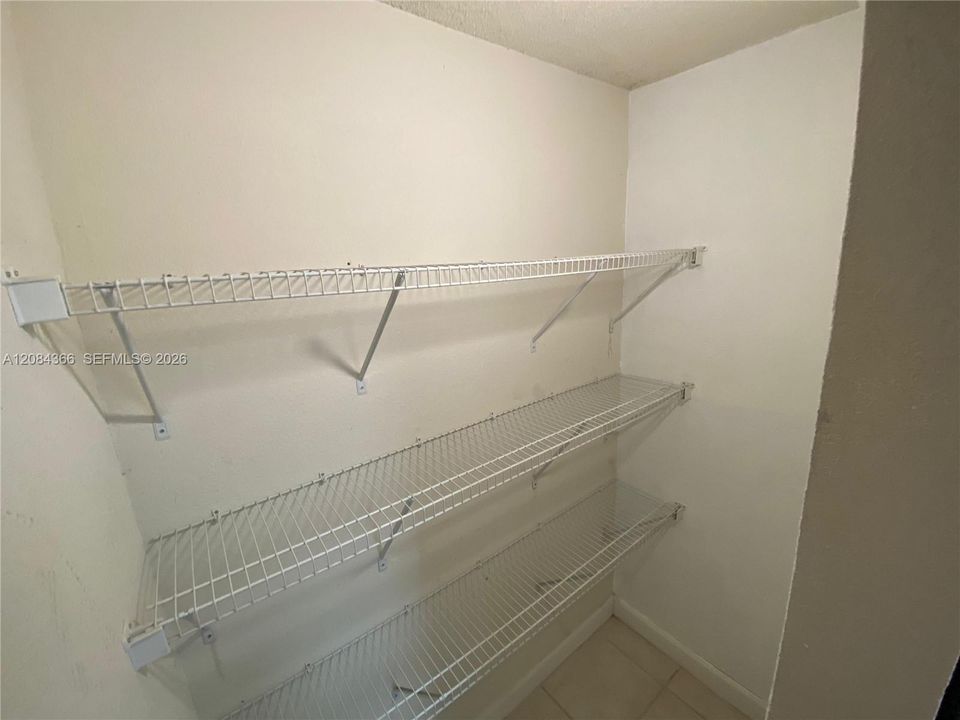На продажу: $282,000 (2 спален, 2 ванн, 1060 Квадратных фут)