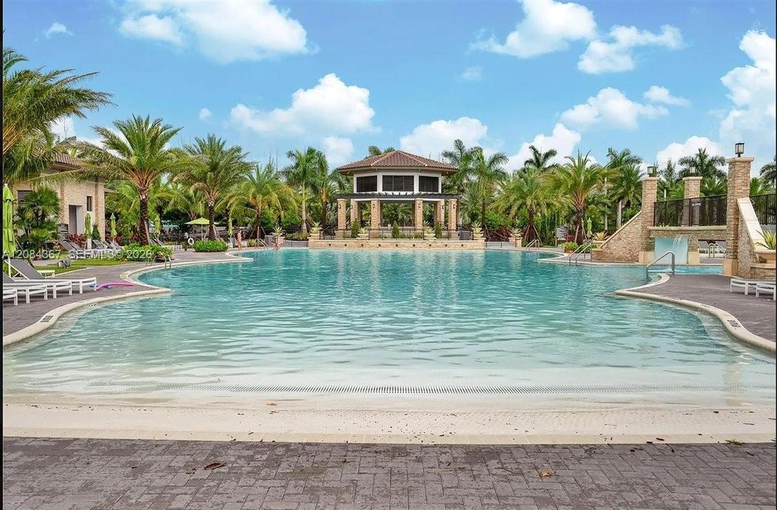 В аренду: $3,800 (3 спален, 2 ванн, 1429 Квадратных фут)