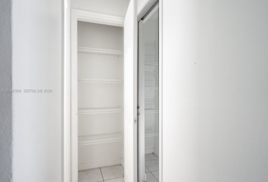 В аренду: $1,800 (1 спален, 1 ванн, 800 Квадратных фут)
