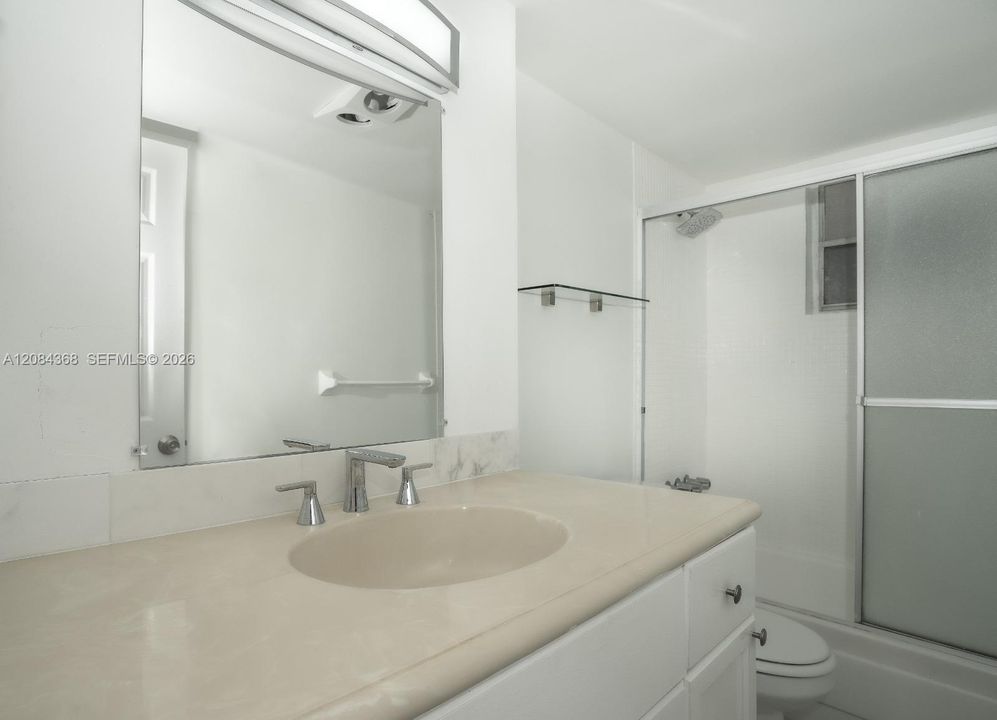 В аренду: $1,800 (1 спален, 1 ванн, 800 Квадратных фут)