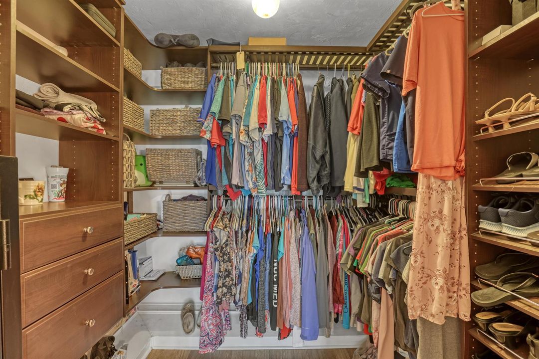 bed1closet