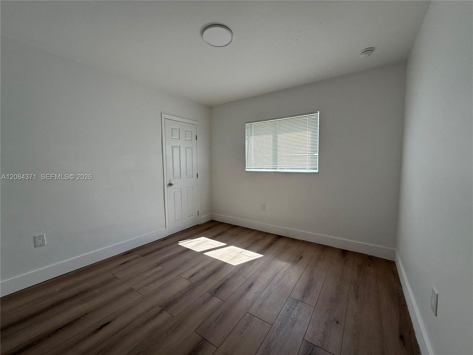 For Rent: $2,550 (2 beds, 1 baths, 1591 Square Feet)