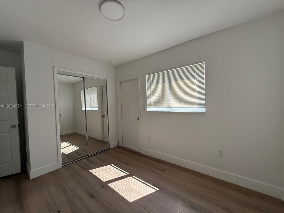 For Rent: $2,550 (2 beds, 1 baths, 1591 Square Feet)