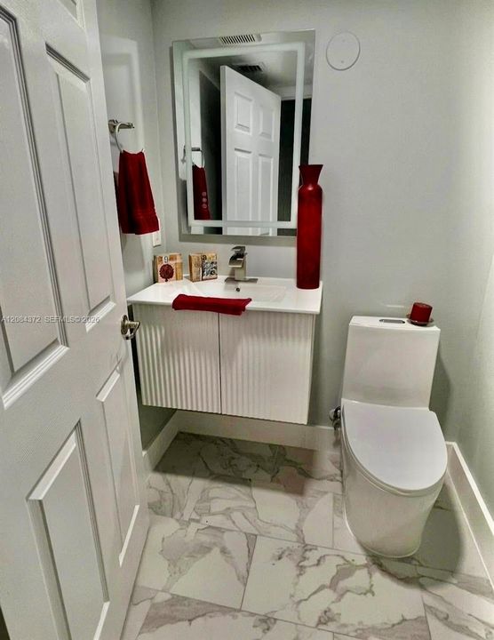 For Rent: $2,800 (2 beds, 2 baths, 1241 Square Feet)
