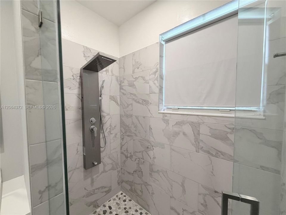For Rent: $2,800 (2 beds, 2 baths, 1241 Square Feet)