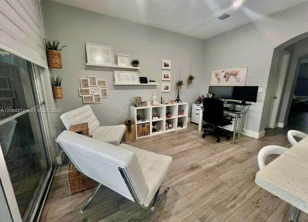 For Rent: $2,800 (2 beds, 2 baths, 1241 Square Feet)
