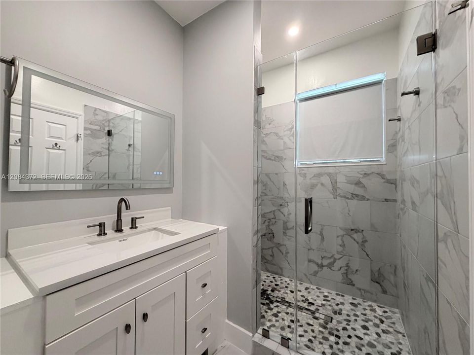 For Rent: $2,800 (2 beds, 2 baths, 1241 Square Feet)