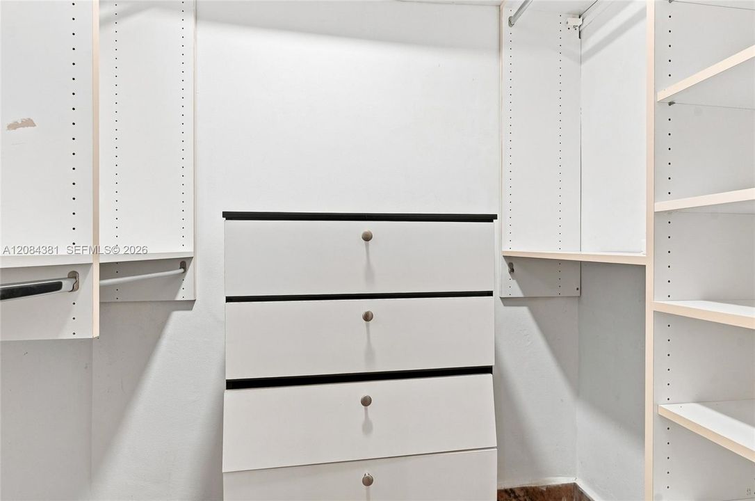 En Renta: $3,800 (4 camas, 3 baños, 2310 Pies cuadrados)