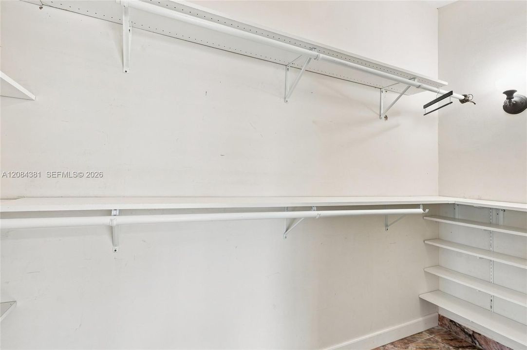En Renta: $3,800 (4 camas, 3 baños, 2310 Pies cuadrados)