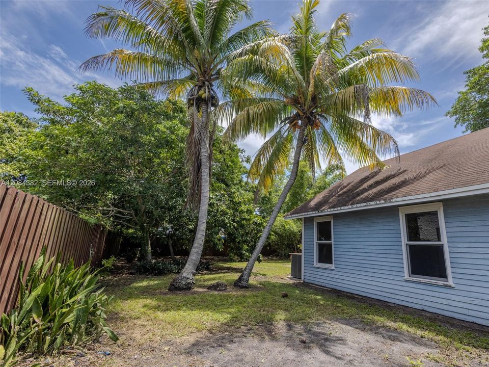For Rent: $4,200 (4 beds, 2 baths, 1524 Square Feet)