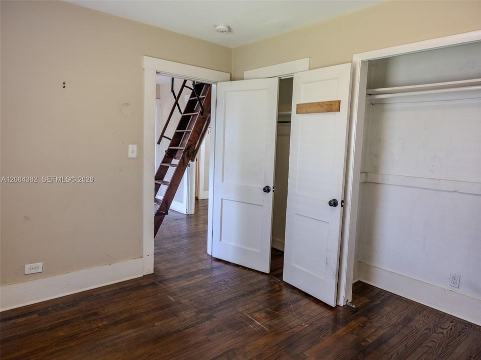 For Rent: $4,200 (4 beds, 2 baths, 1524 Square Feet)