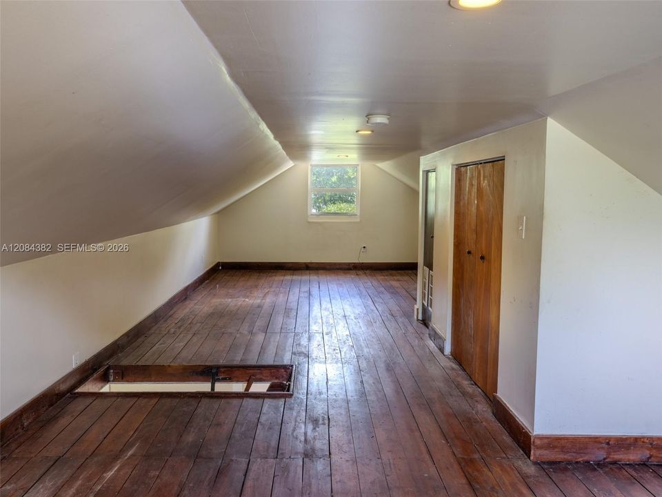 For Rent: $4,200 (4 beds, 2 baths, 1524 Square Feet)