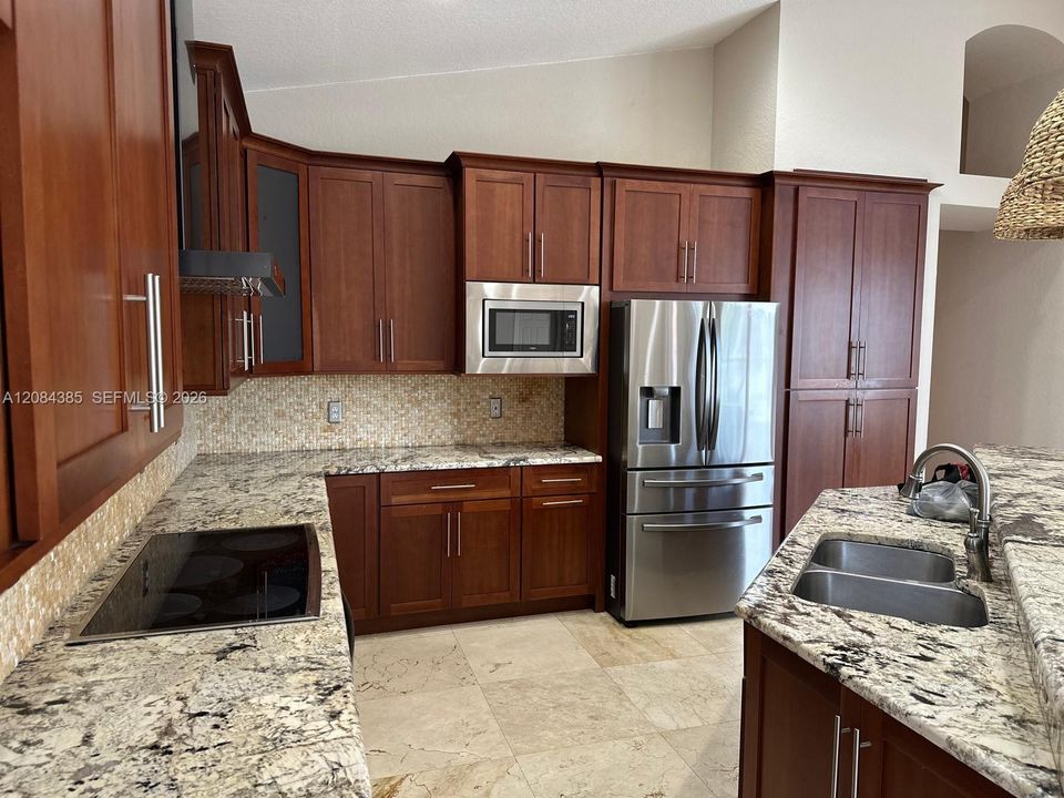 For Rent: $6,000 (5 beds, 3 baths, 2951 Square Feet)