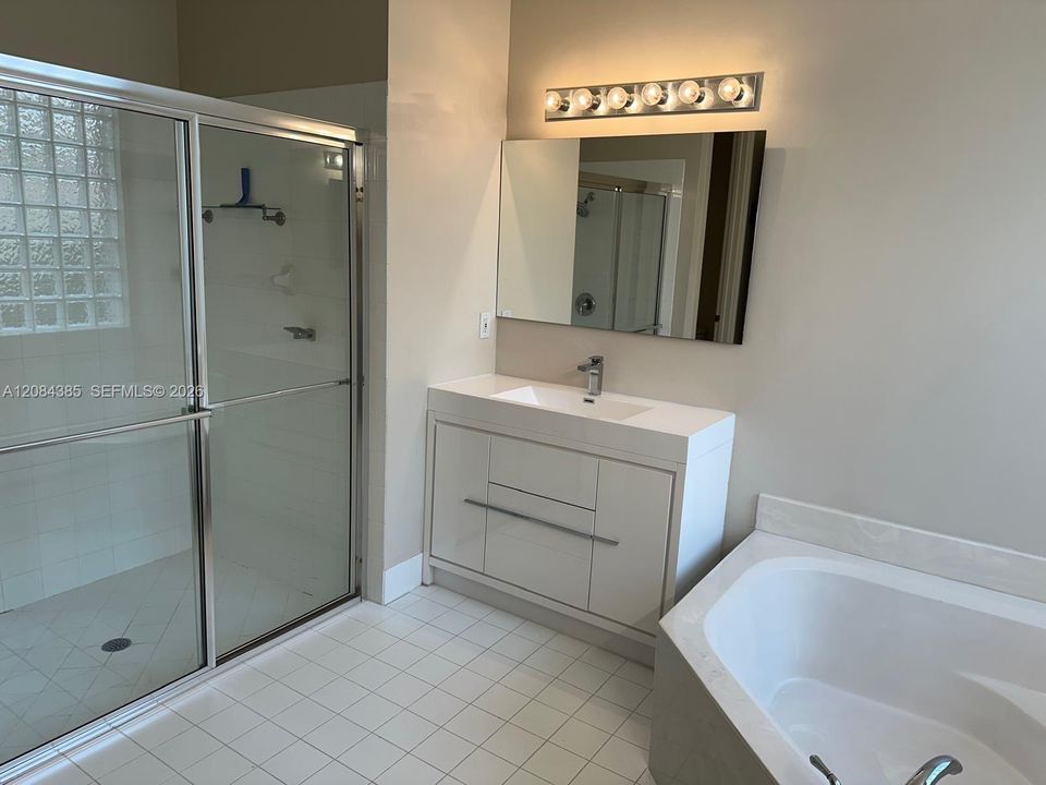 For Rent: $6,000 (5 beds, 3 baths, 2951 Square Feet)