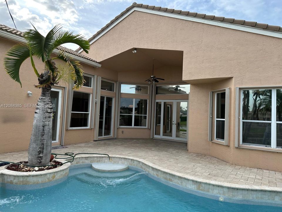 For Rent: $6,000 (5 beds, 3 baths, 2951 Square Feet)
