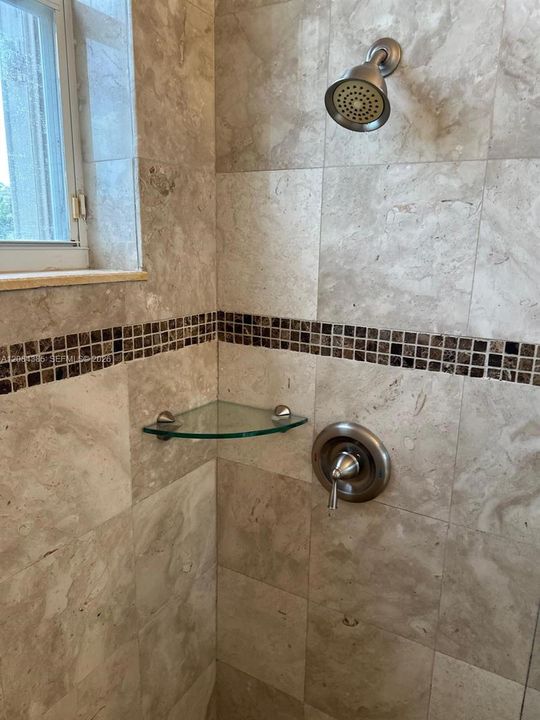 For Rent: $6,000 (5 beds, 3 baths, 2951 Square Feet)