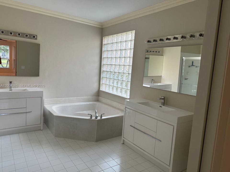 For Rent: $6,000 (5 beds, 3 baths, 2951 Square Feet)
