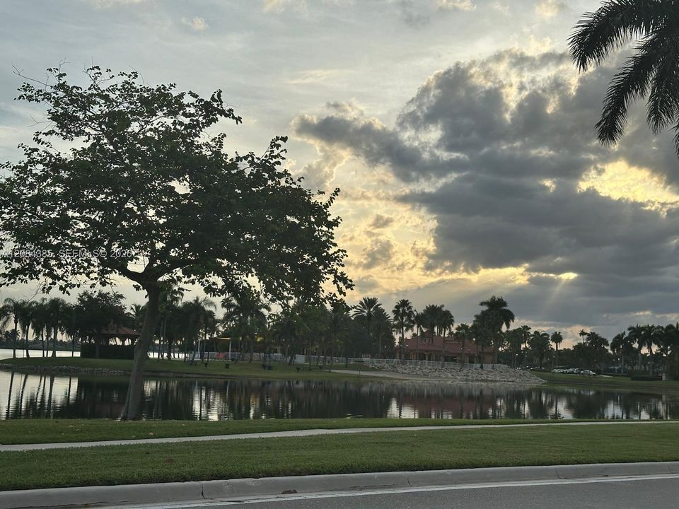 For Rent: $6,000 (5 beds, 3 baths, 2951 Square Feet)