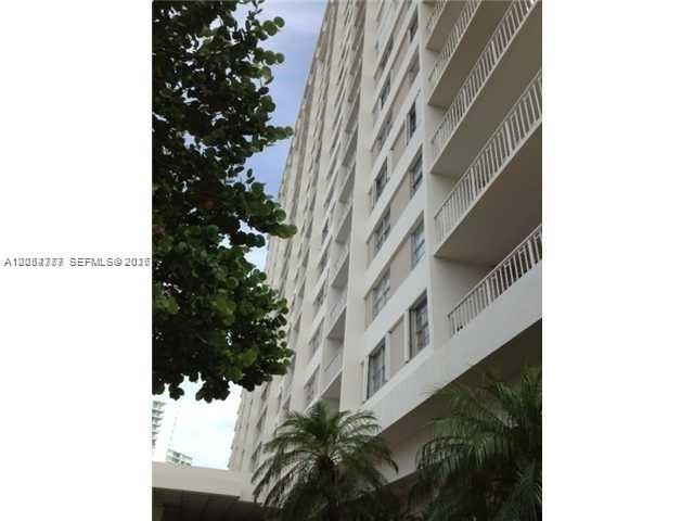 For Rent: $2,250 (1 beds, 1 baths, 762 Square Feet)