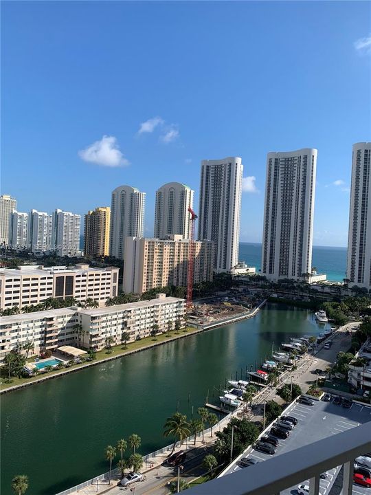 For Rent: $2,250 (1 beds, 1 baths, 762 Square Feet)