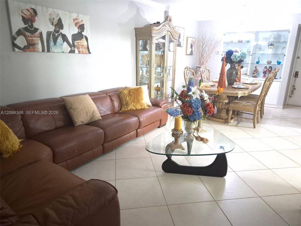 En Venta: $190,000 (2 camas, 2 baños, 1132 Pies cuadrados)