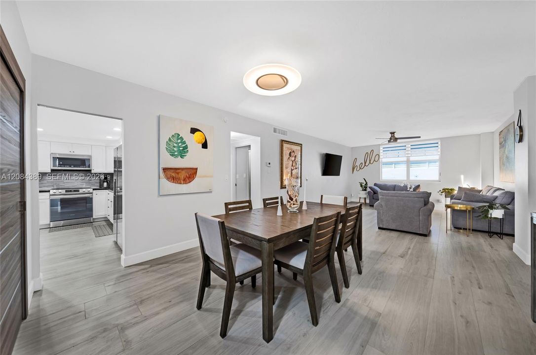 For Rent: $2,350 (1 beds, 1 baths, 850 Square Feet)