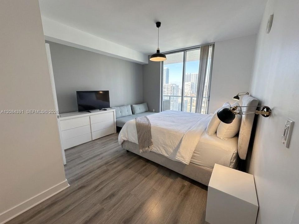 En Renta: $4,050 (2 camas, 2 baños, 1024 Pies cuadrados)