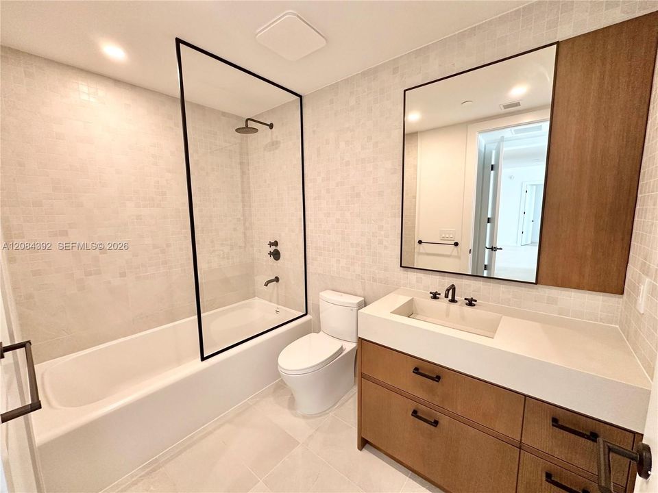 En Venta: $2,375,000 (3 camas, 3 baños, 1470 Pies cuadrados)