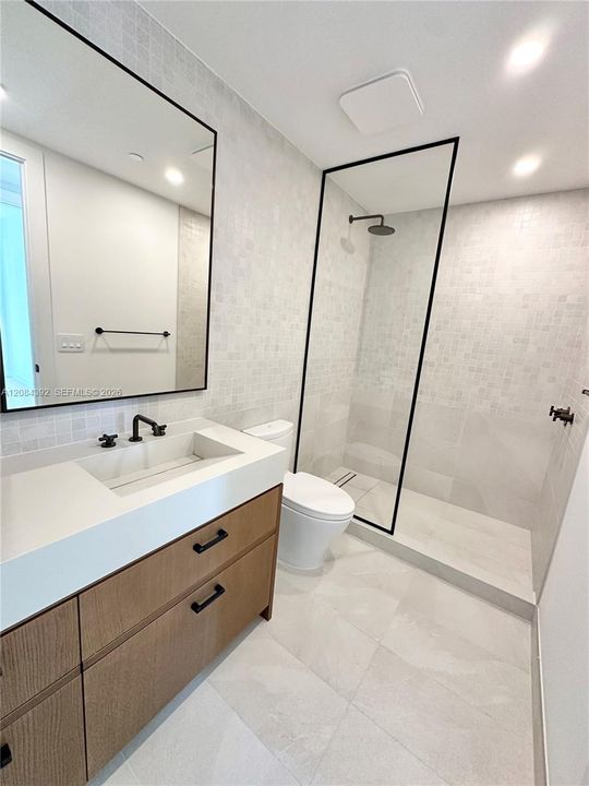 En Venta: $2,375,000 (3 camas, 3 baños, 1470 Pies cuadrados)