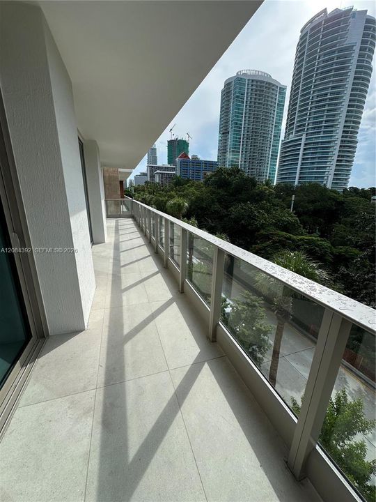 En Venta: $2,375,000 (3 camas, 3 baños, 1470 Pies cuadrados)