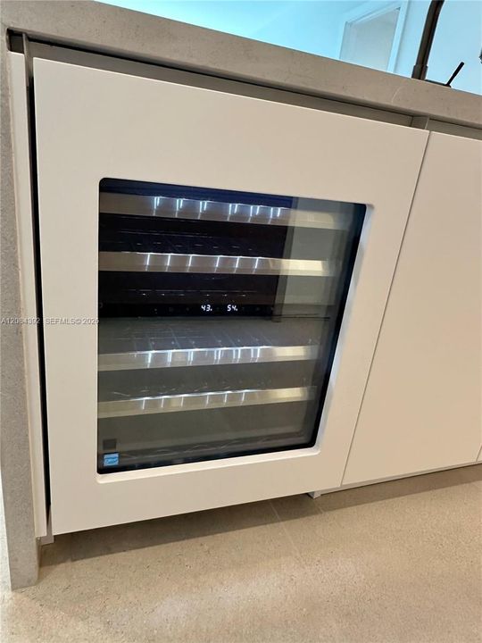 Wine chiller