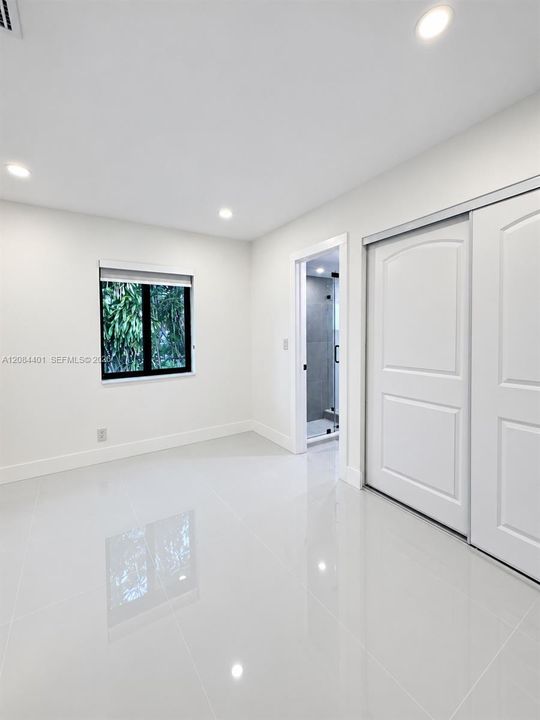 Bedroom 2 suite