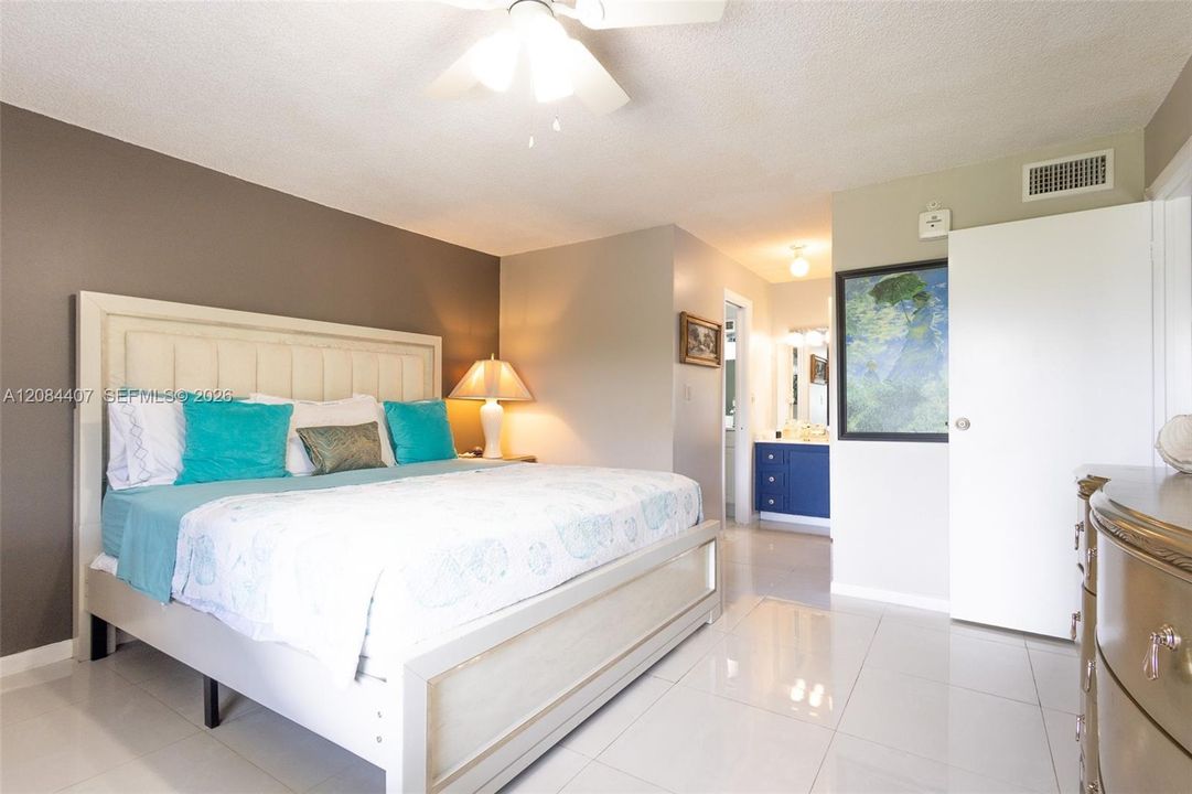 En Renta: $1,950 (2 camas, 2 baños, 1092 Pies cuadrados)