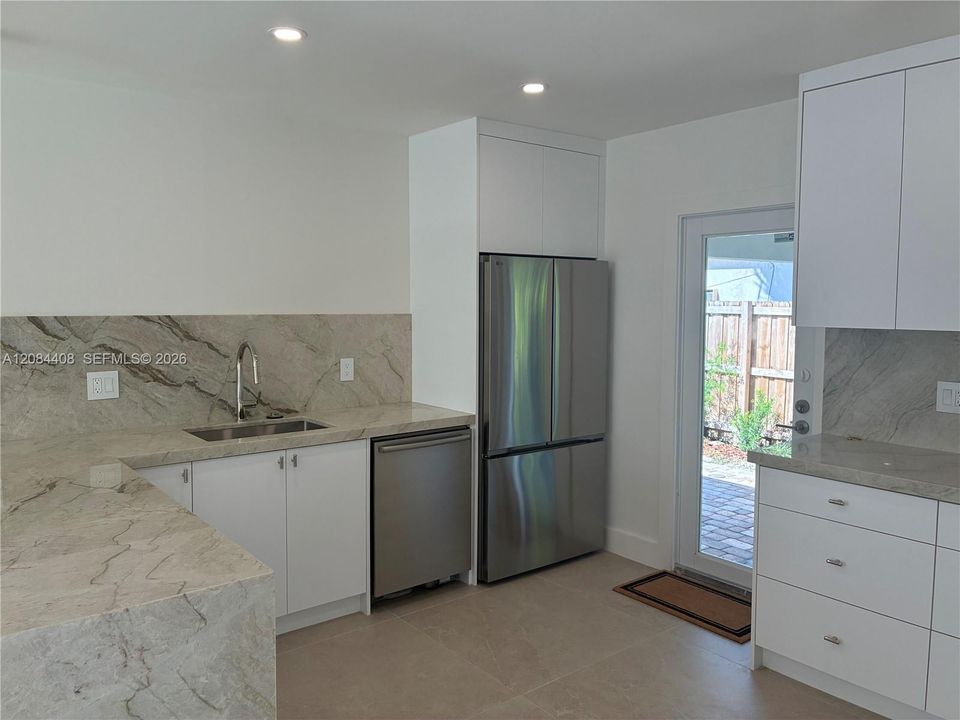 For Rent: $5,900 (2 beds, 2 baths, 1300 Square Feet)
