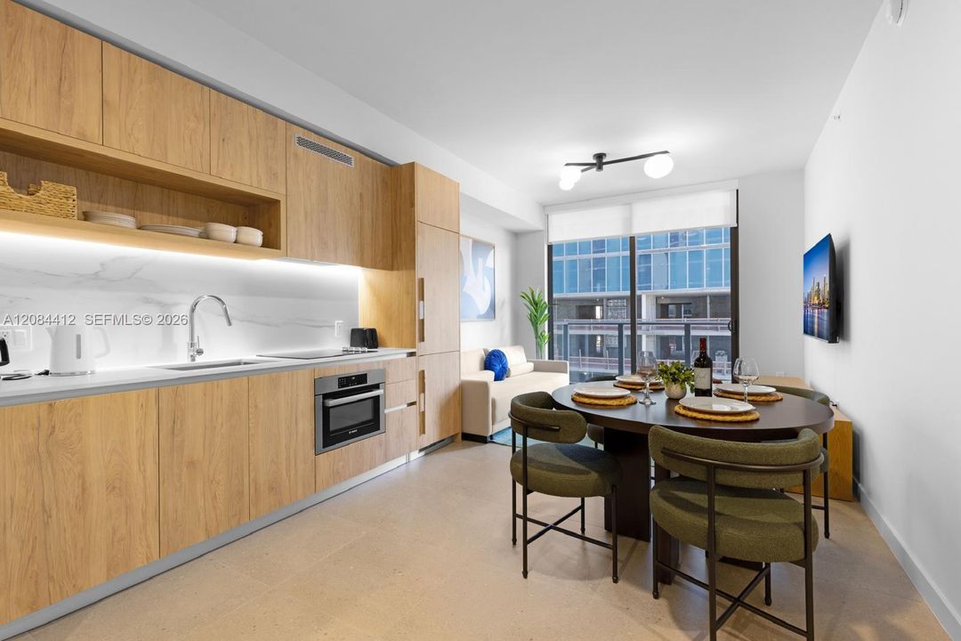 For Rent: $2,875 (1 beds, 1 baths, 555 Square Feet)