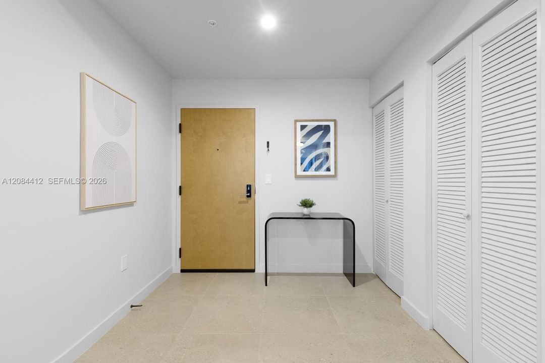 For Rent: $2,875 (1 beds, 1 baths, 555 Square Feet)