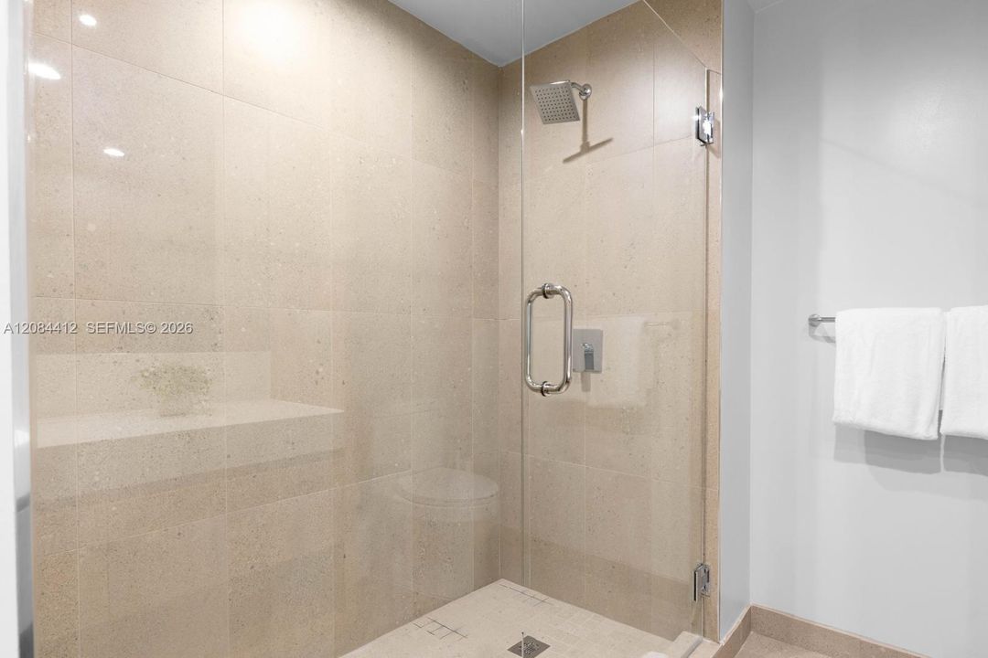 For Rent: $2,875 (1 beds, 1 baths, 555 Square Feet)
