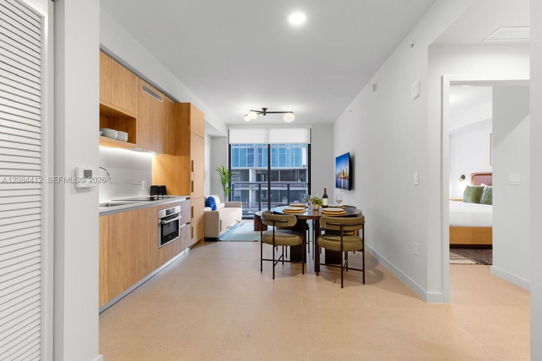For Rent: $2,875 (1 beds, 1 baths, 555 Square Feet)