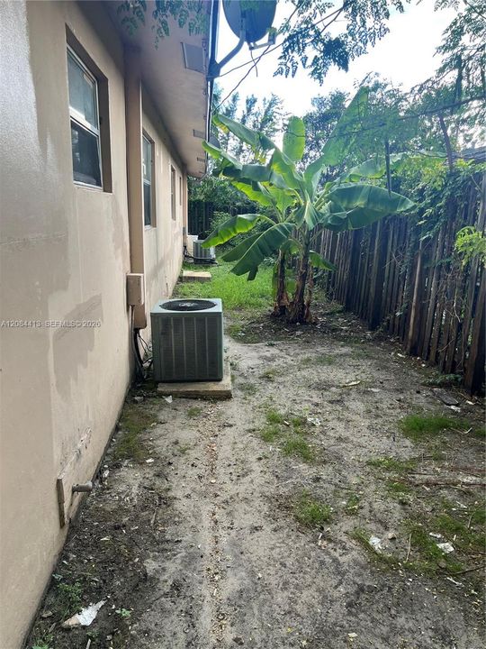 For Rent: $2,100 (2 beds, 2 baths, 3839 Square Feet)