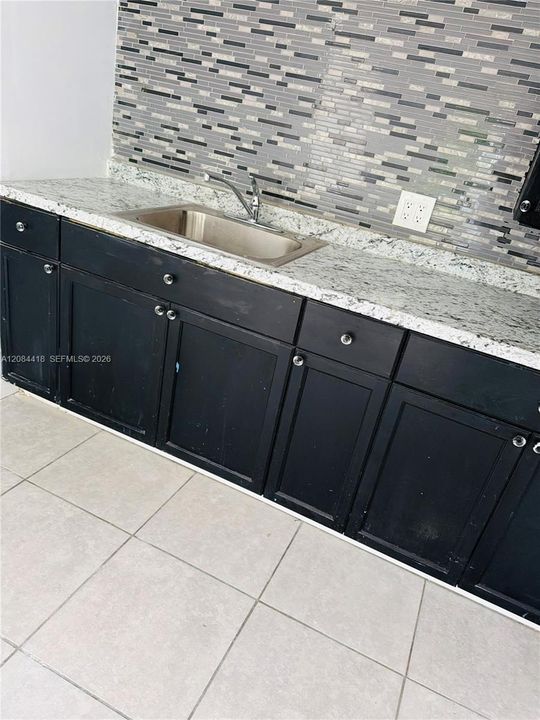 В аренду: $1,800 (2 спален, 1 ванн, 2461 Квадратных фут)