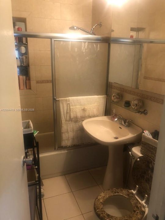 На продажу: $470,000 (4 спален, 2 ванн, 1066 Квадратных фут)
