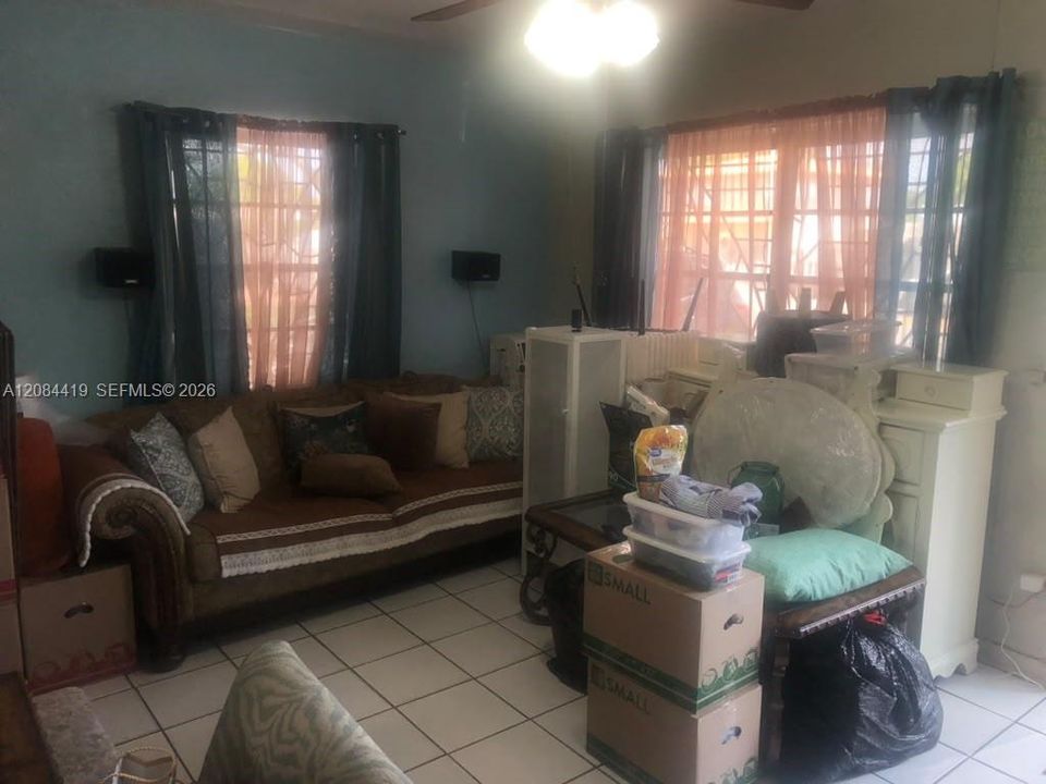 На продажу: $470,000 (4 спален, 2 ванн, 1066 Квадратных фут)