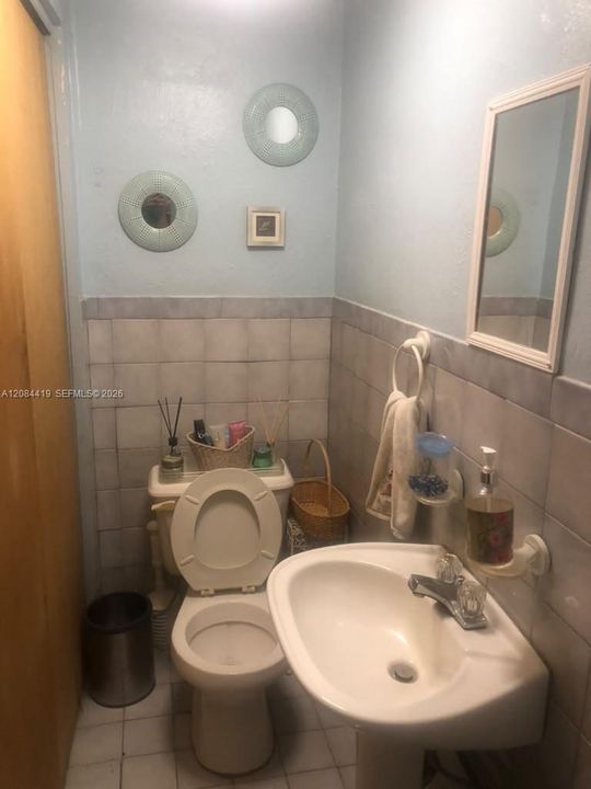 На продажу: $470,000 (4 спален, 2 ванн, 1066 Квадратных фут)