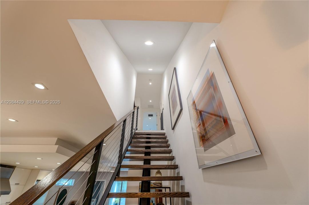 En Venta: $2,699,000 (3 camas, 4 baños, 2491 Pies cuadrados)