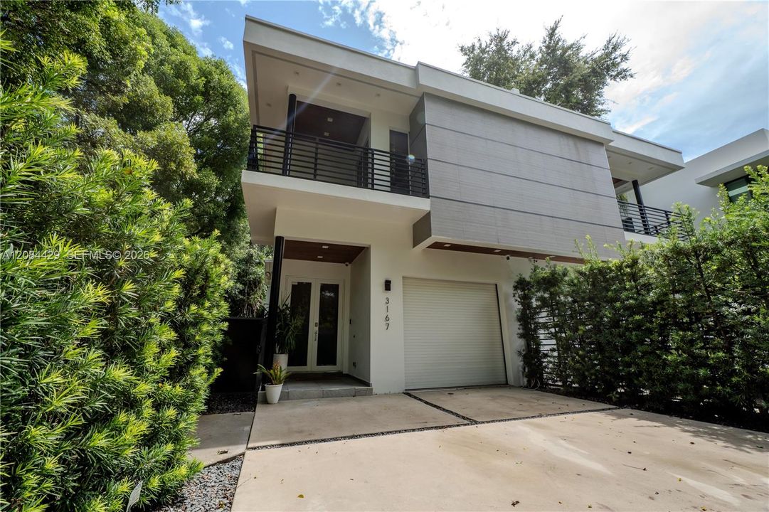 En Venta: $2,699,000 (3 camas, 4 baños, 2491 Pies cuadrados)