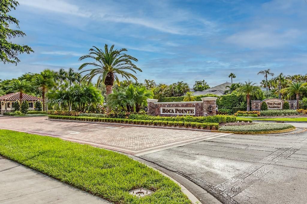For Sale: $320,000 (2 beds, 2 baths, 1090 Square Feet)
