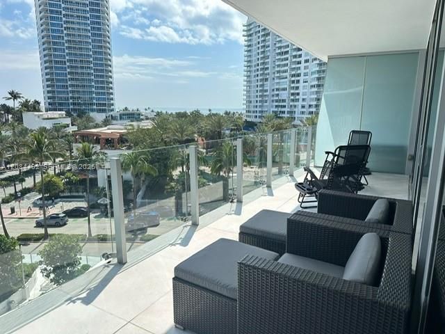 For Rent: $23,000 (3 beds, 3 baths, 1928 Square Feet)