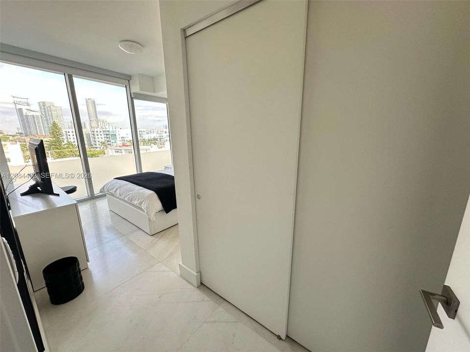 For Rent: $23,000 (3 beds, 3 baths, 1928 Square Feet)